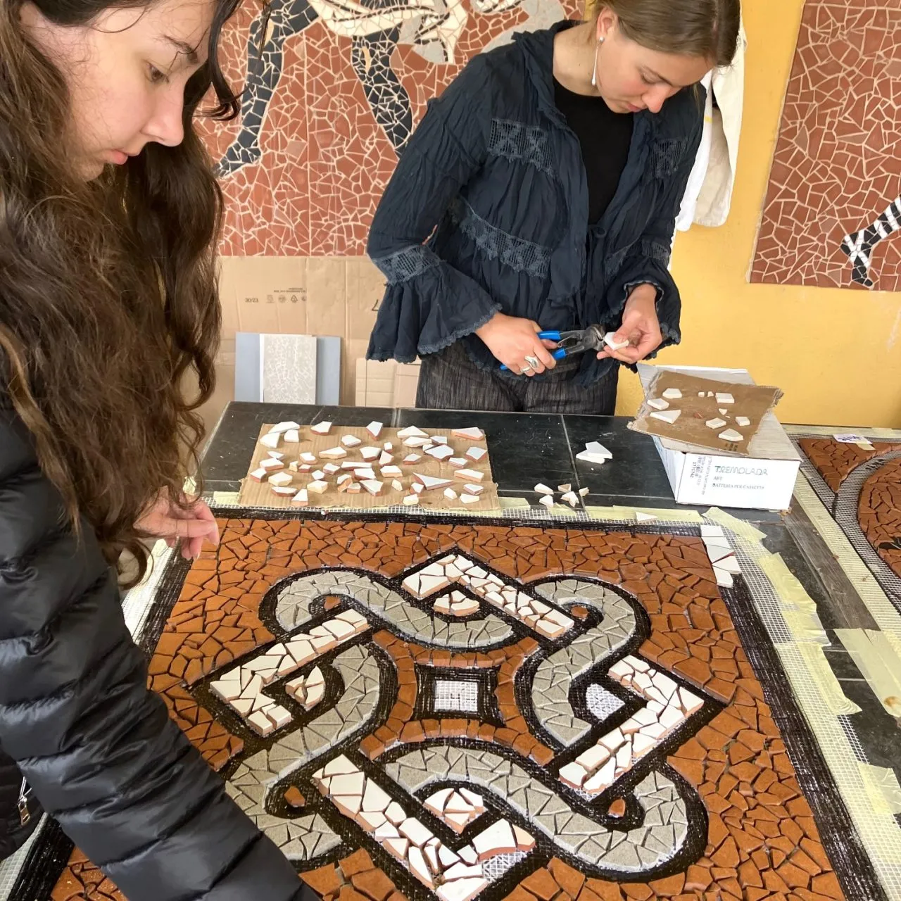 Cutting tiles for a knotwork panel